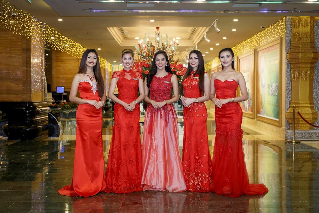 Nagaworld Hotel & Entertainment Complex Phnom Penh Exterior foto